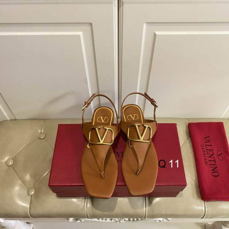 Picture of Valentino Shoes _SKUValentinosz35-404CY030120125